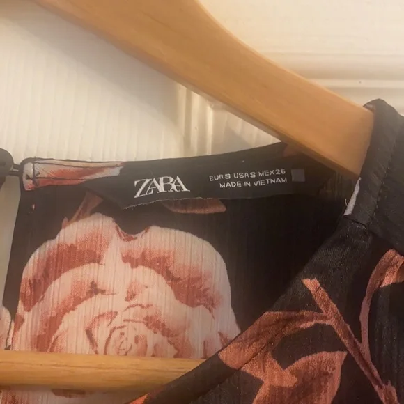 Zara Ruched Long Sleeve Rose Print Mini Asymmetrical Dress NWOT - Picture 11 of 13